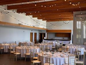 2024-Jacques-Wedding-at-Fort-Henry-Great-Hall-b