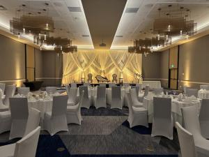 2025-Thompson-Wedding-at-Kingston-Mariott-a