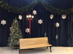 2019 Holiday photo backdrop at Goodes Hall