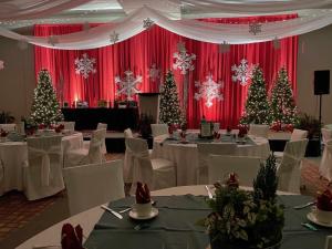 2022-Goodyear-Holiday-Party-at-Four-Points-Sheraton-b