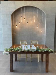 2022-Boelhouwer-Wedding-at-FOrt-Henry-Great-Hall-e