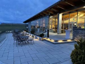 2022-Boyce-Wedding-at-Fort-Henry-Great-Hall-d