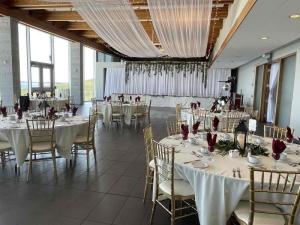 2022-Hilton-Wedding-at-Fort-Henry-Great-Hall-c