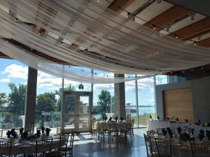 2021-Jensen-Wedding-at-Fort-Henry-Great-Hall-b 