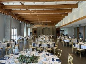 2023-Dunn-Wedding-at-Fort-Henry-Great-Hall-b